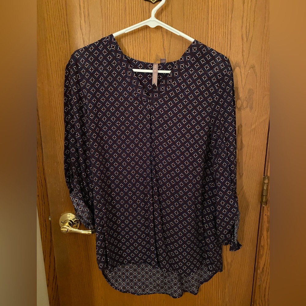 Brian & Em brand. Like new. Diamond type pattern. Size medium.